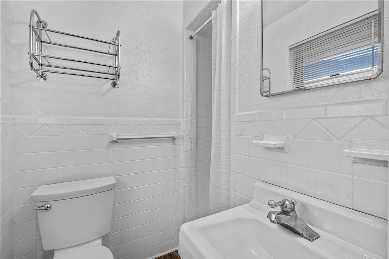 5624 NW Eisenhower Dr