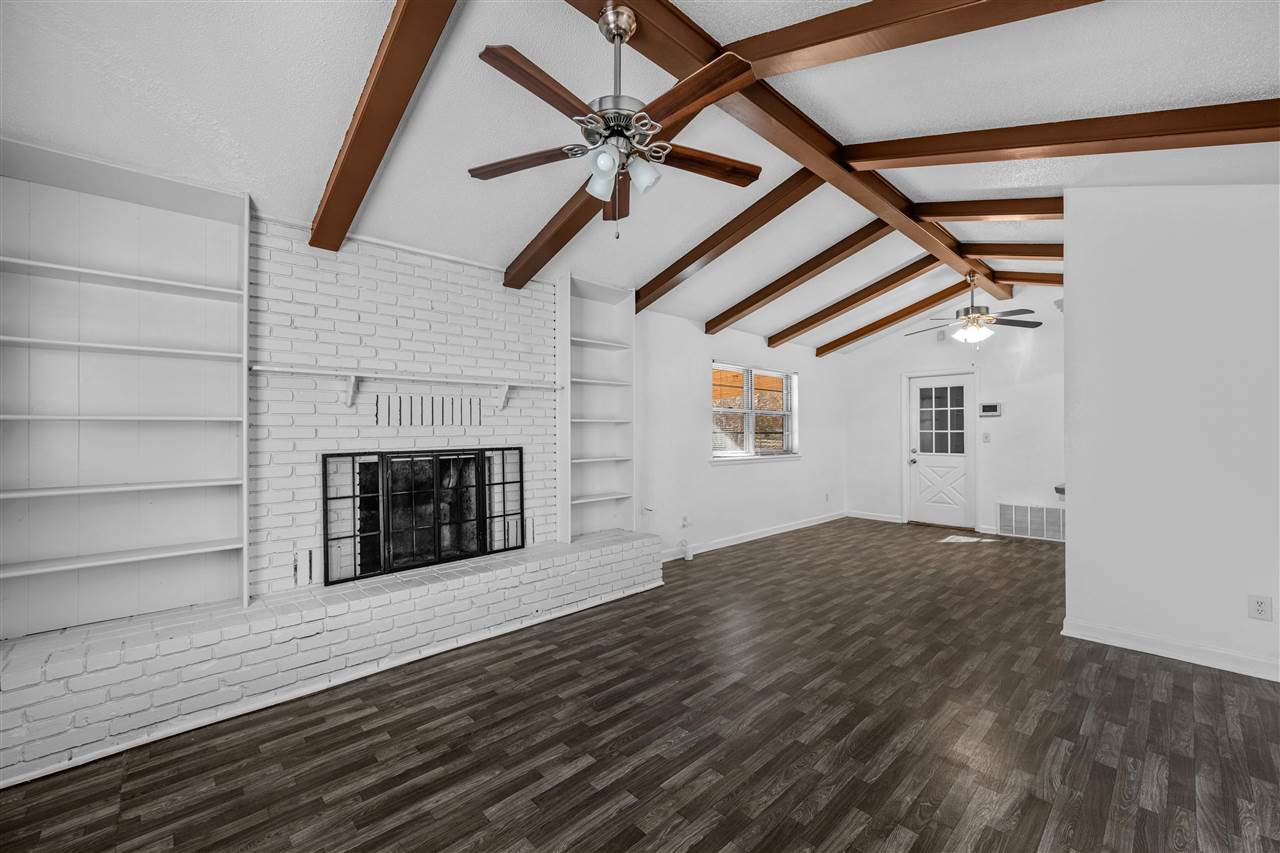 5624 NW Eisenhower Dr