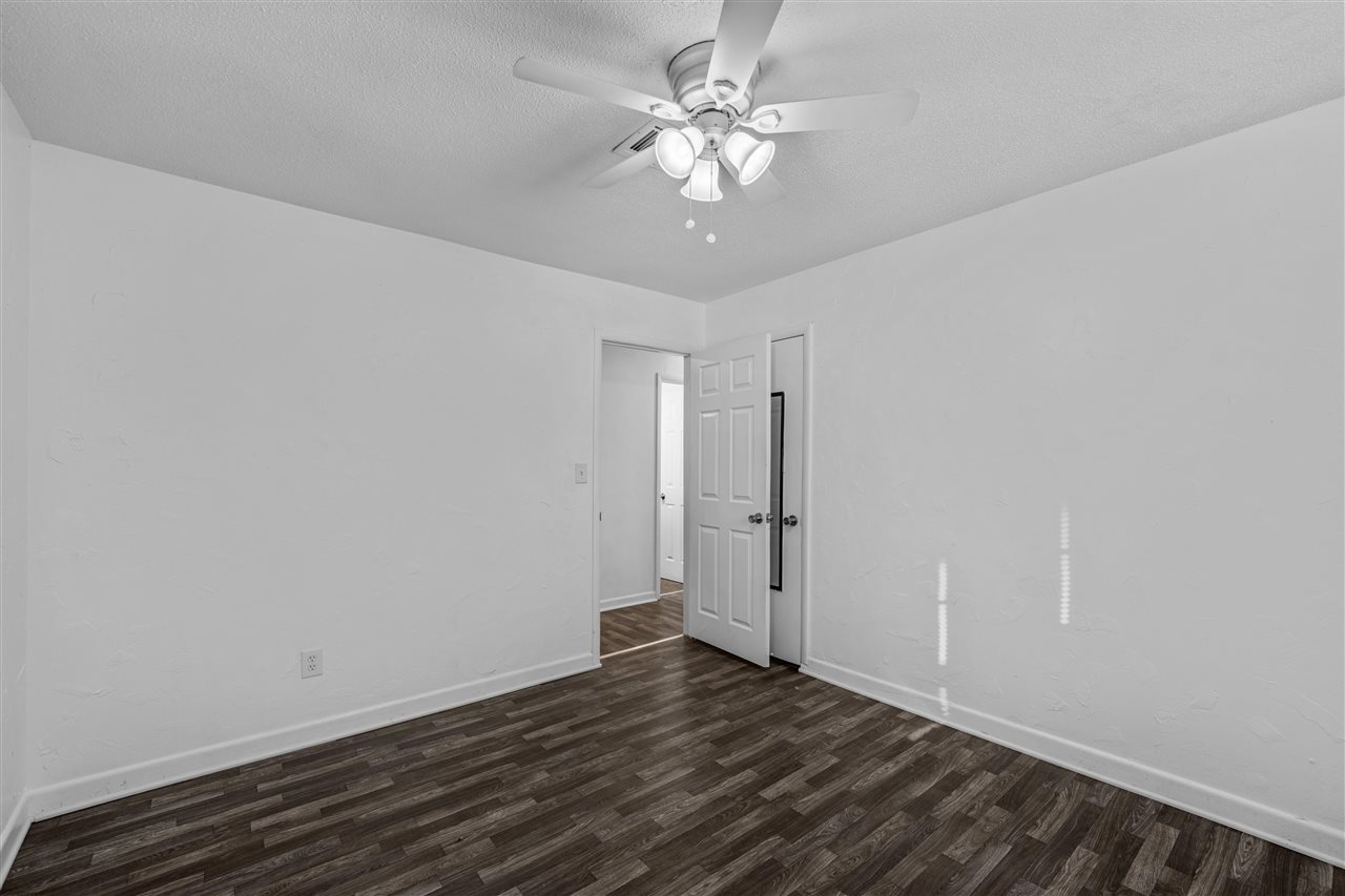 5624 NW Eisenhower Dr