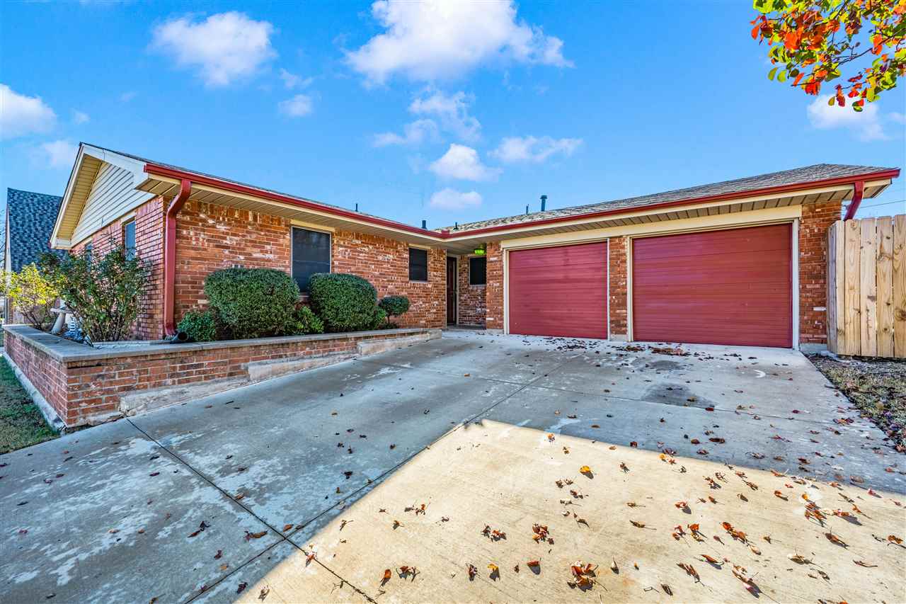 5624 NW Eisenhower Dr