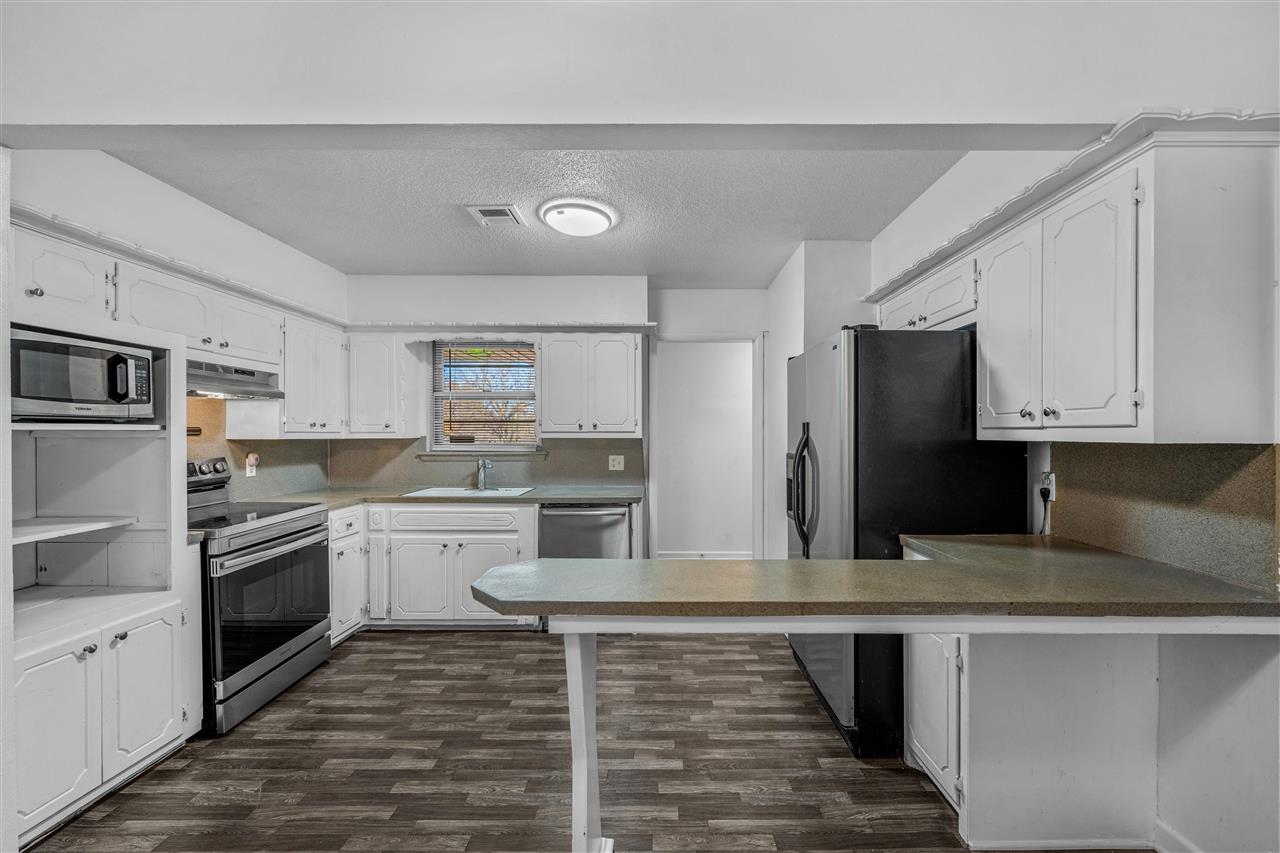 5624 NW Eisenhower Dr