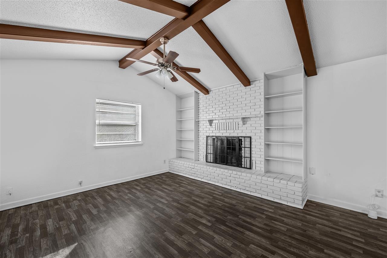 5624 NW Eisenhower Dr