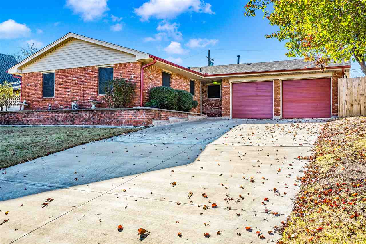 5624 NW Eisenhower Dr