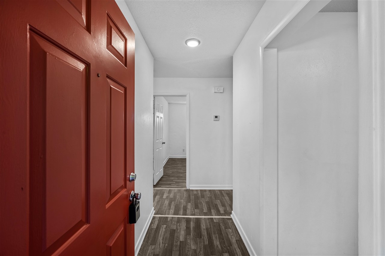 5624 NW Eisenhower Dr