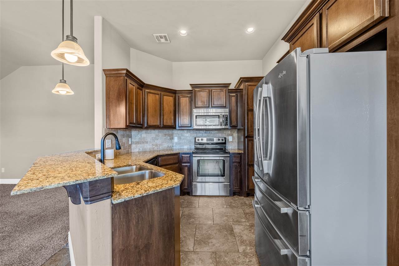 2411 SW Edinburough Dr