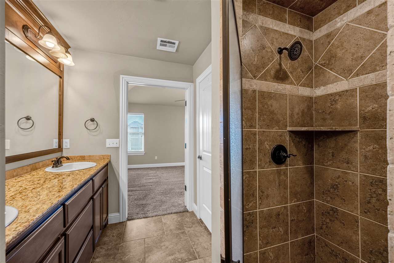 2411 SW Edinburough Dr