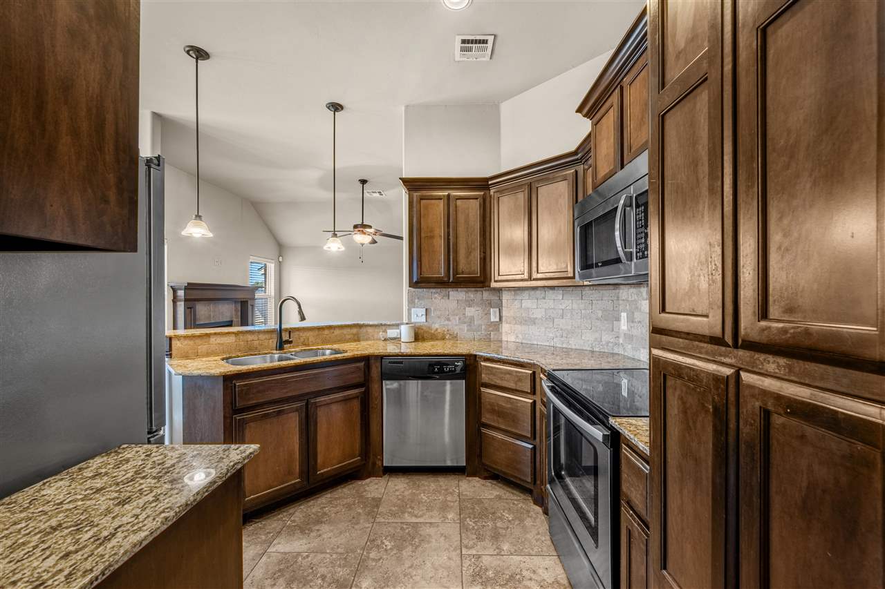 2411 SW Edinburough Dr