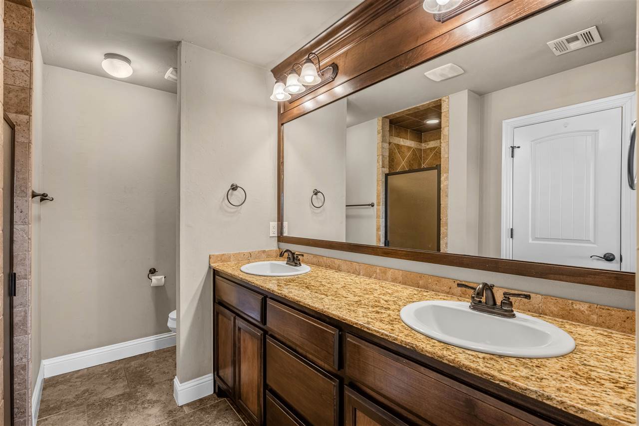 2411 SW Edinburough Dr