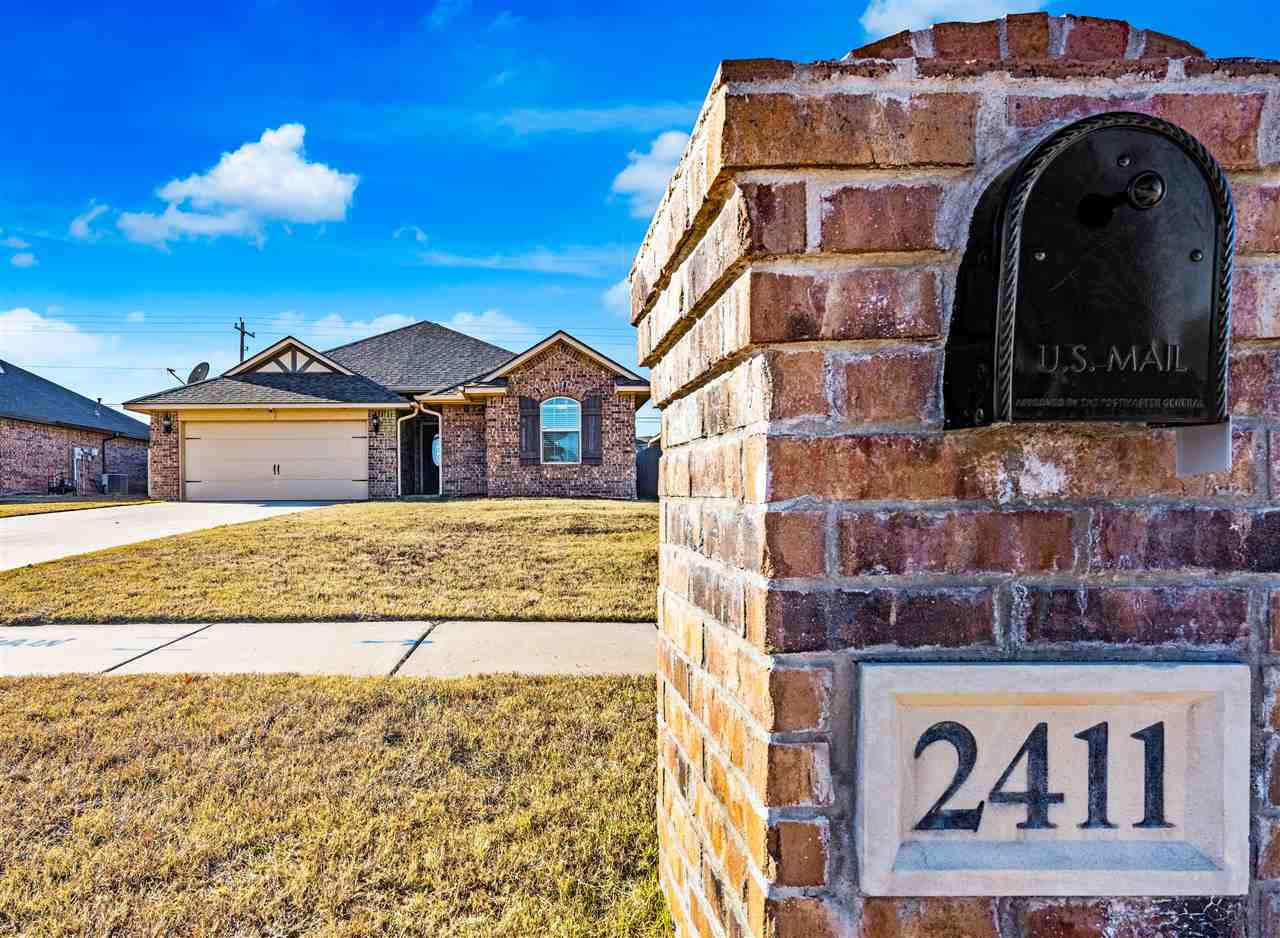 2411 SW Edinburough Dr