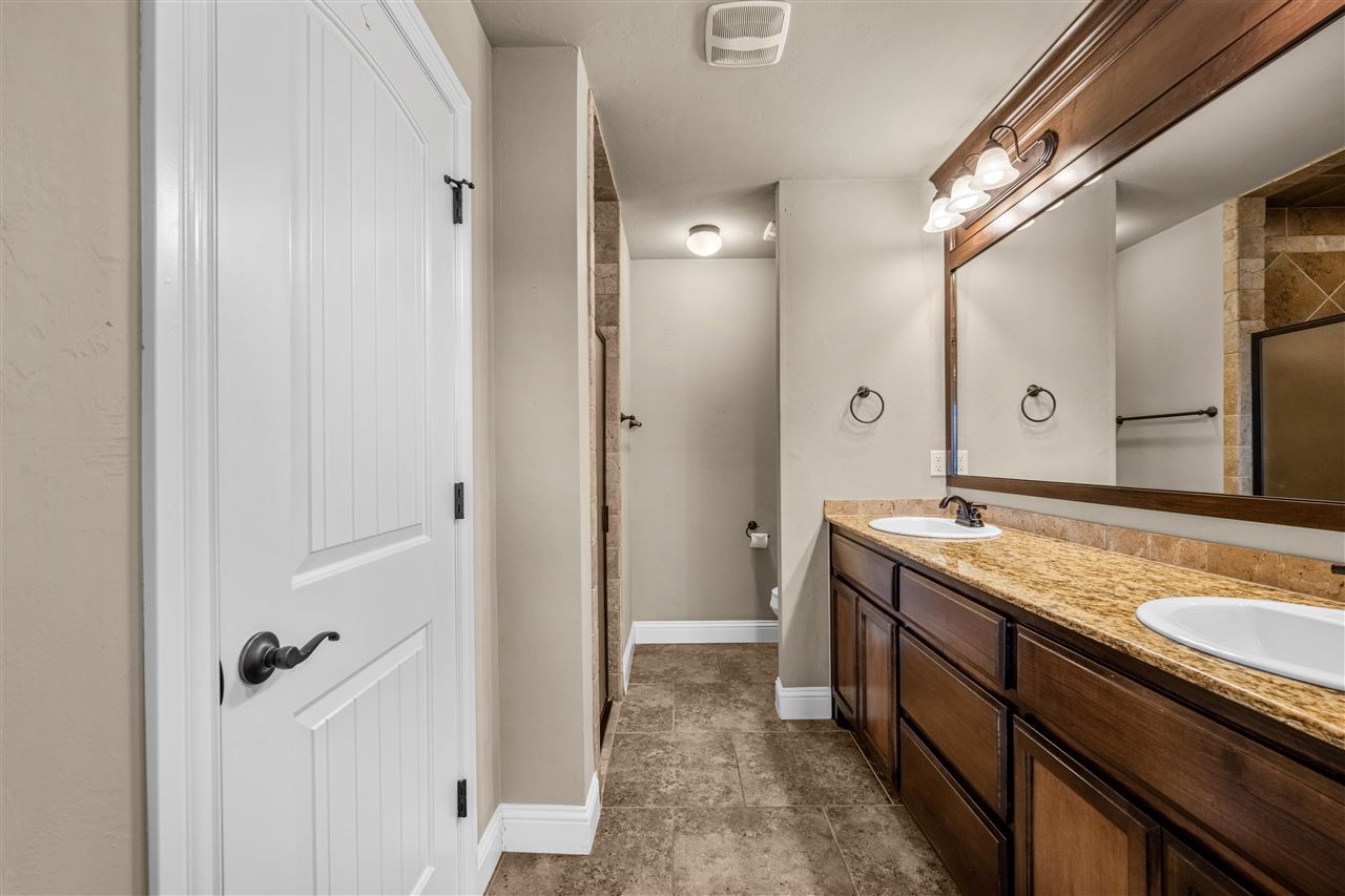 2411 SW Edinburough Dr