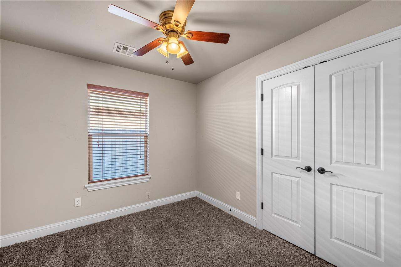 2411 SW Edinburough Dr