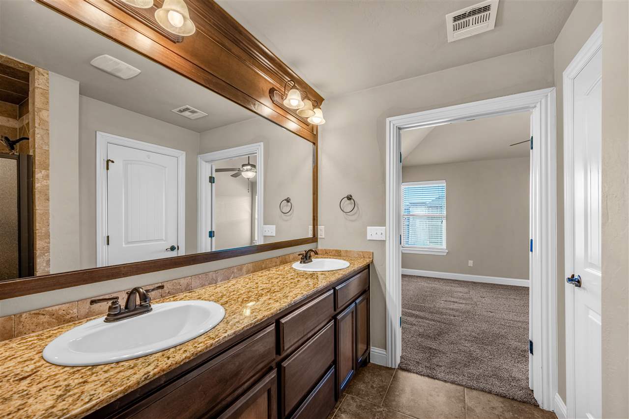 2411 SW Edinburough Dr