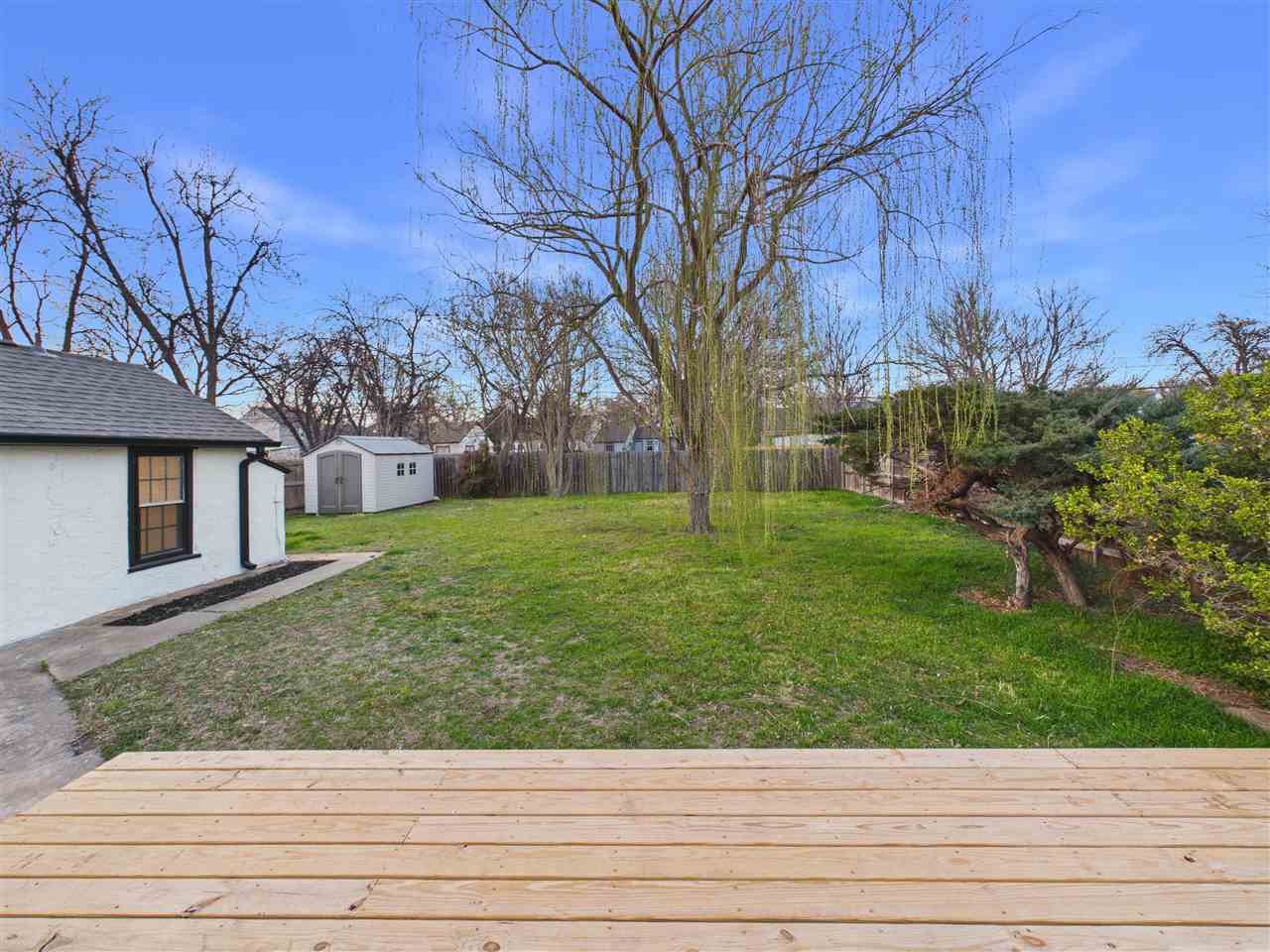 1129 NW Maple Ave