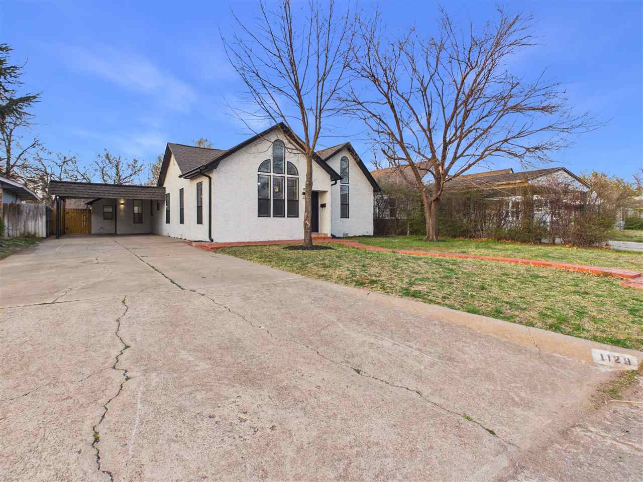 1129 NW Maple Ave