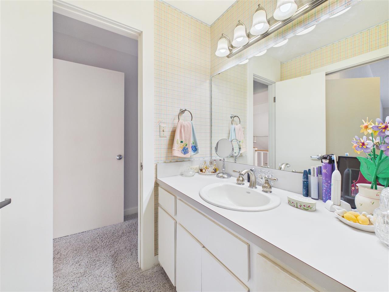 439 NW Chimney Creek Dr