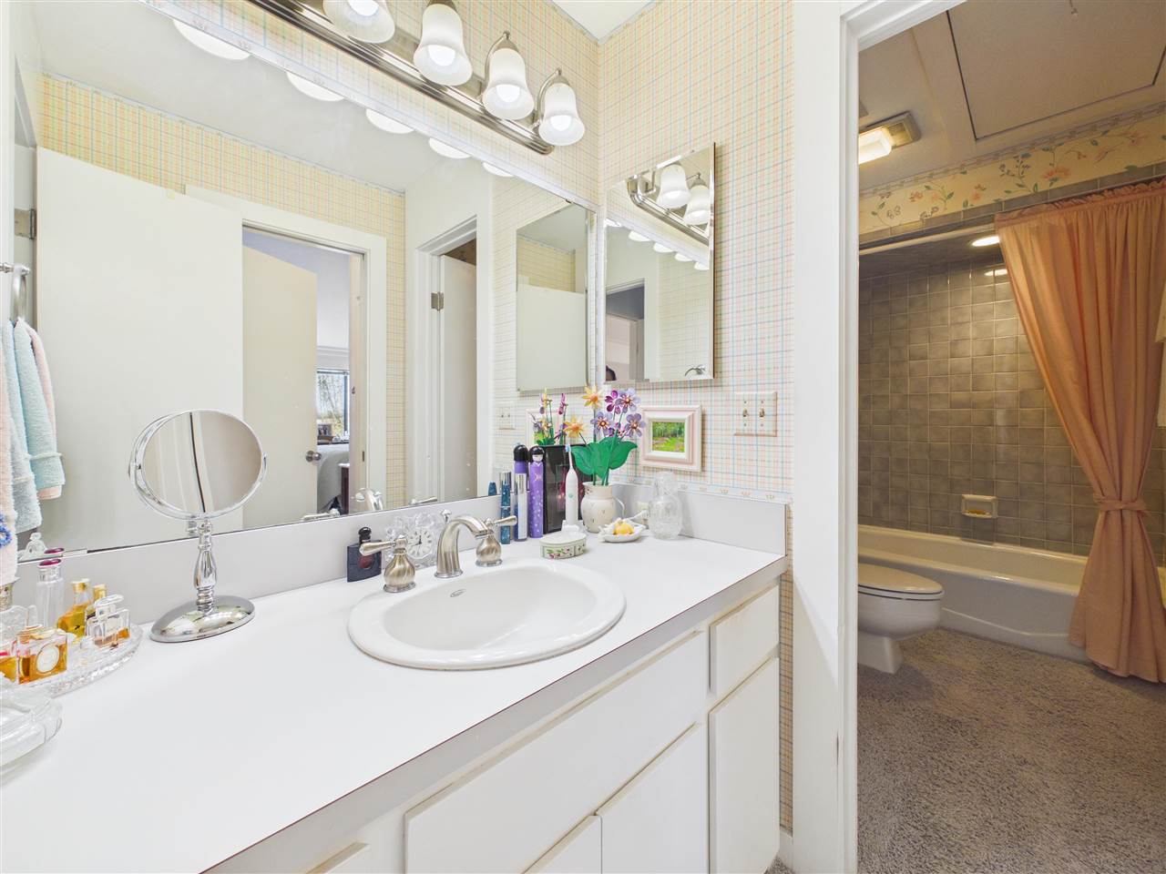 439 NW Chimney Creek Dr