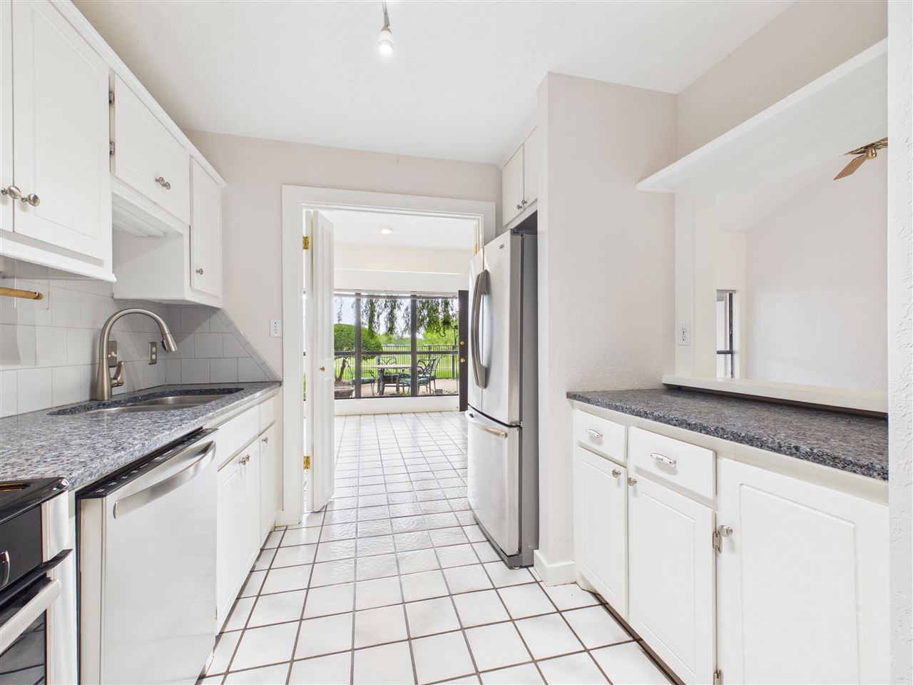 439 NW Chimney Creek Dr