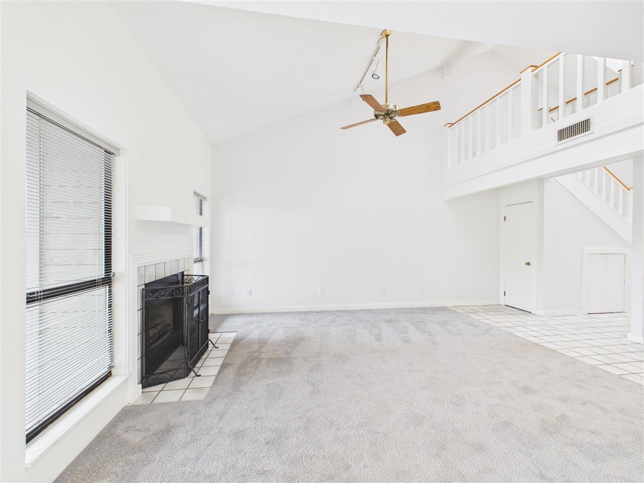439 NW Chimney Creek Dr