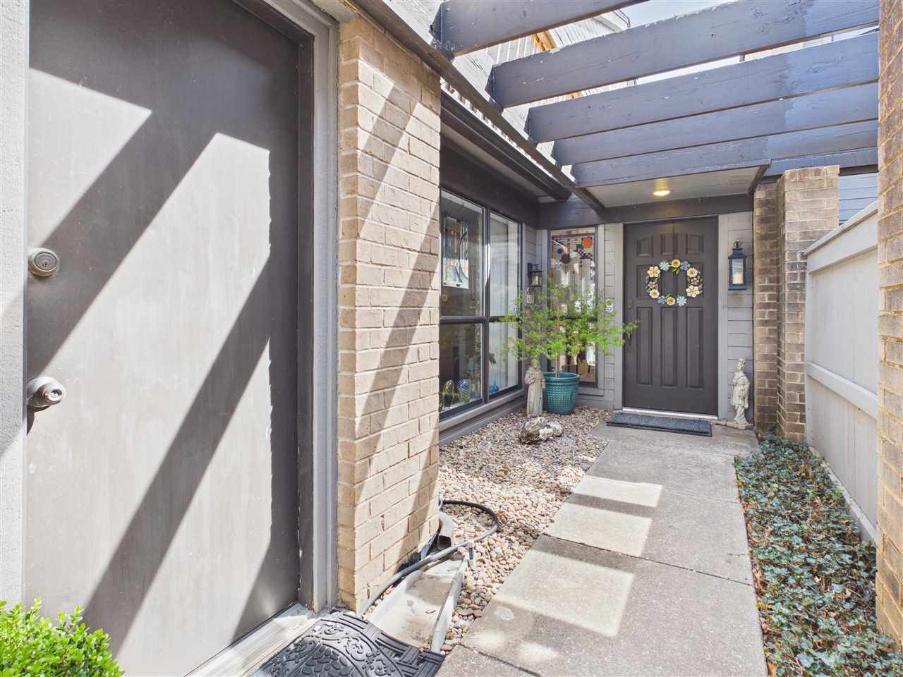 439 NW Chimney Creek Dr