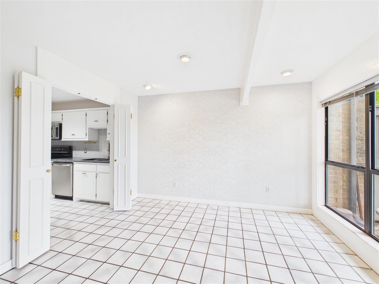 439 NW Chimney Creek Dr