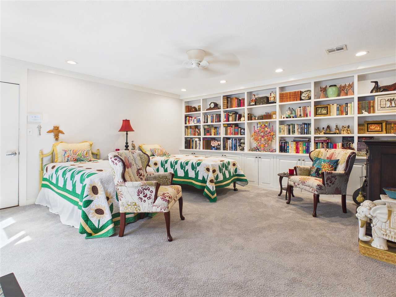 439 NW Chimney Creek Dr