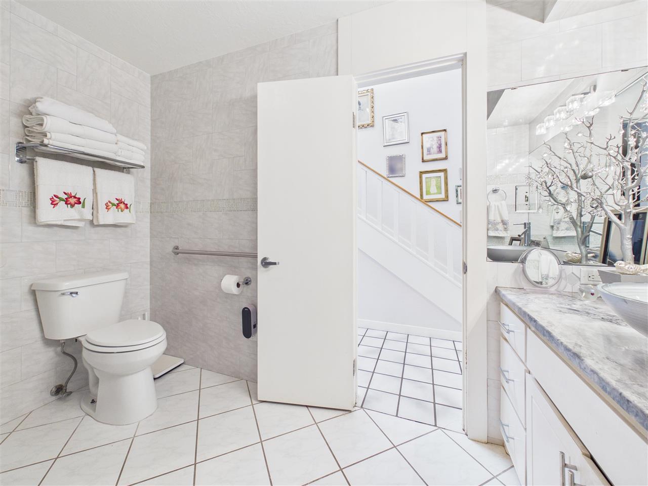 439 NW Chimney Creek Dr