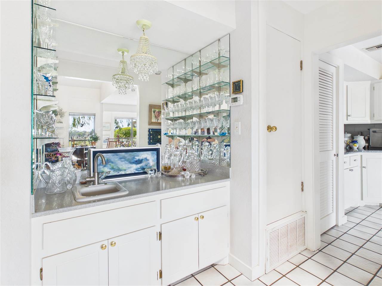 439 NW Chimney Creek Dr