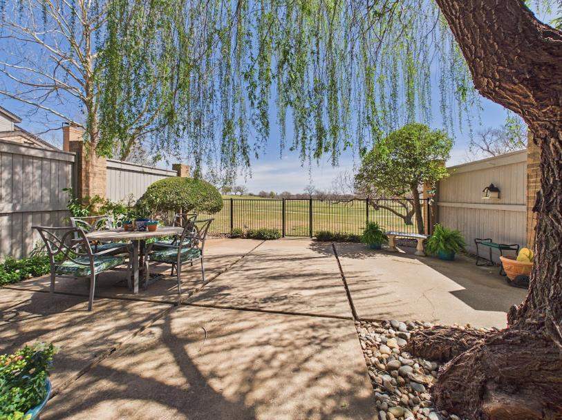 439 NW Chimney Creek Dr