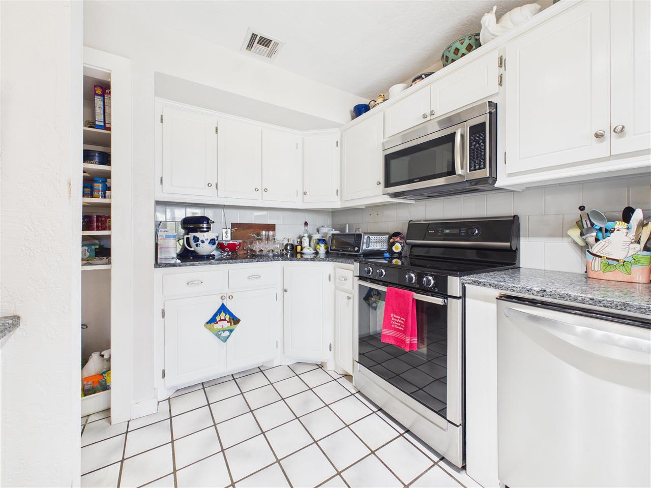 439 NW Chimney Creek Dr