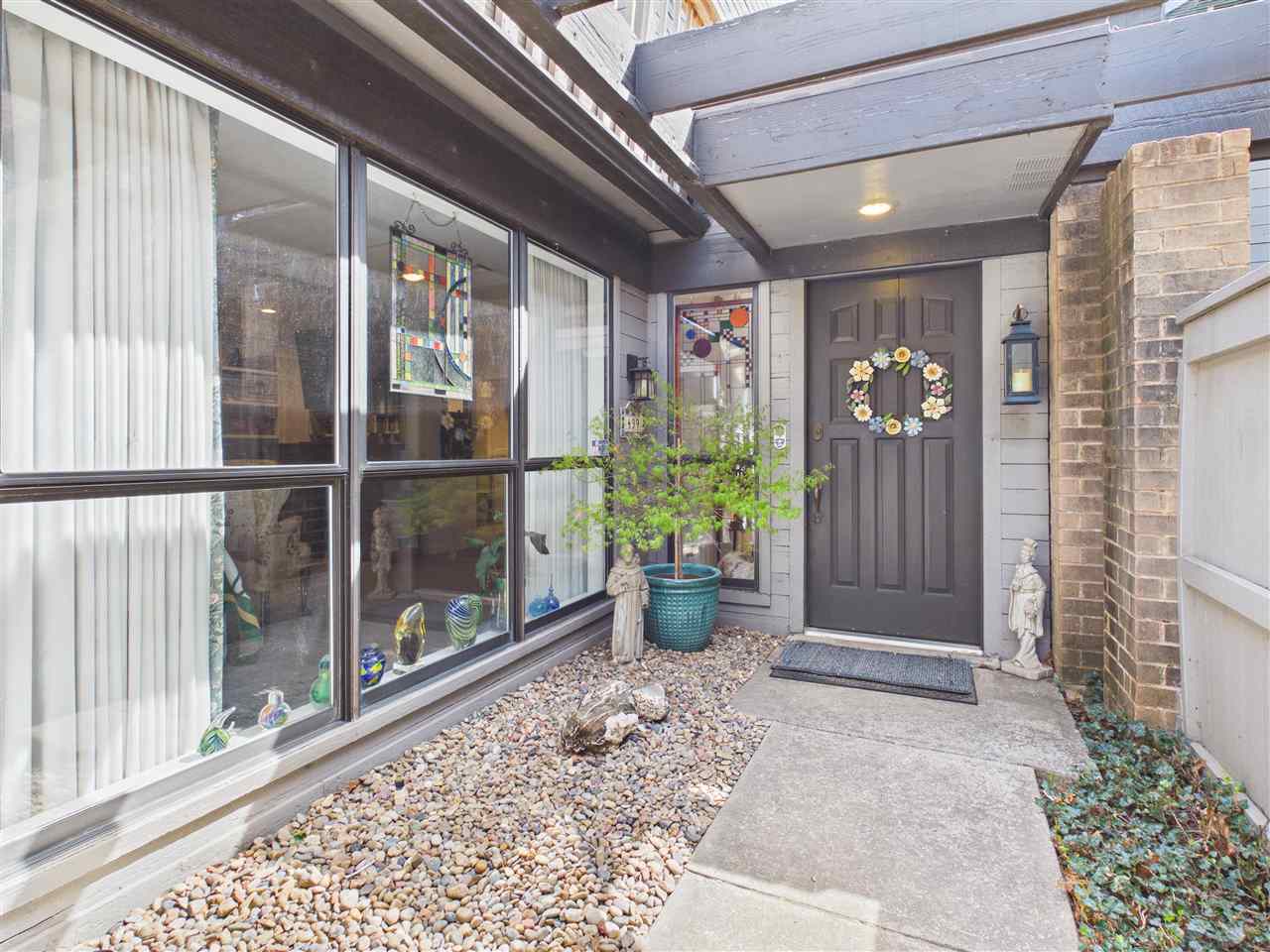 439 NW Chimney Creek Dr