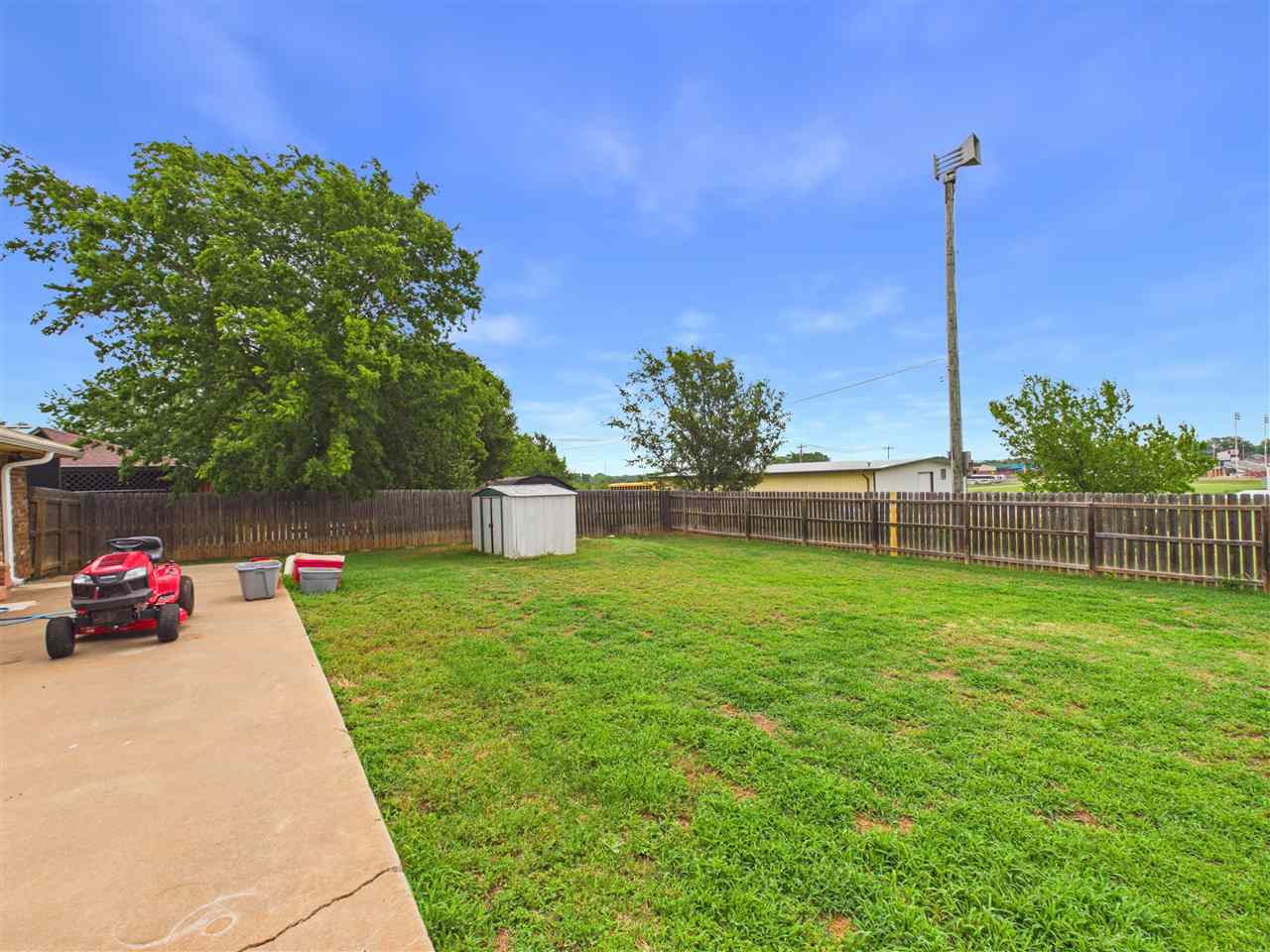 114 Apache Dr