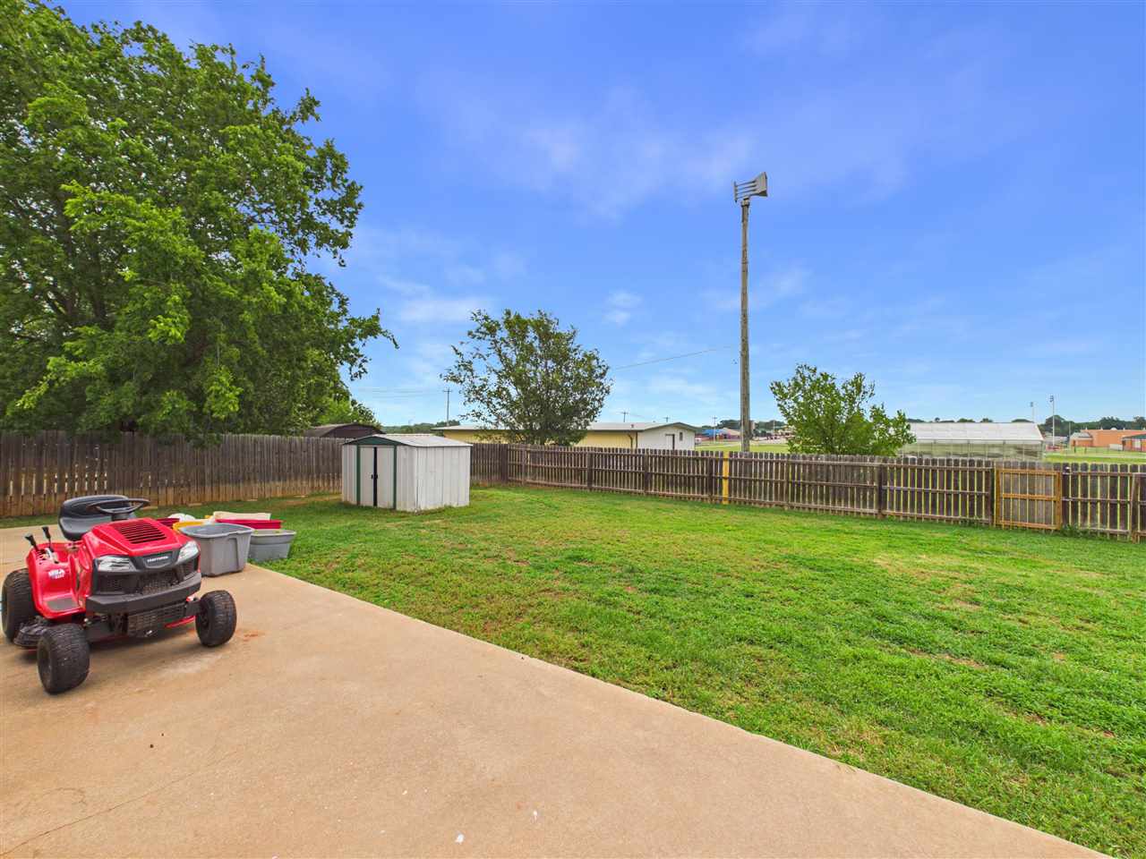 114 Apache Dr