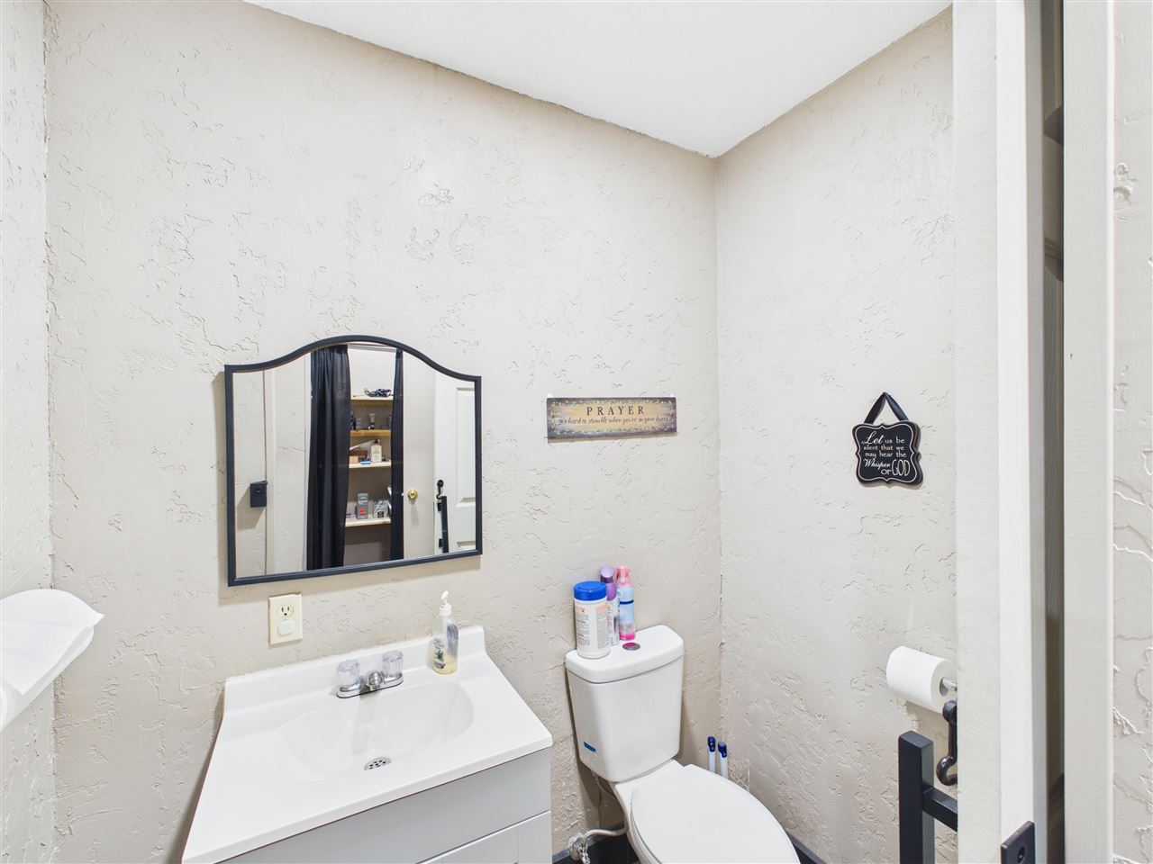 114 Apache Dr