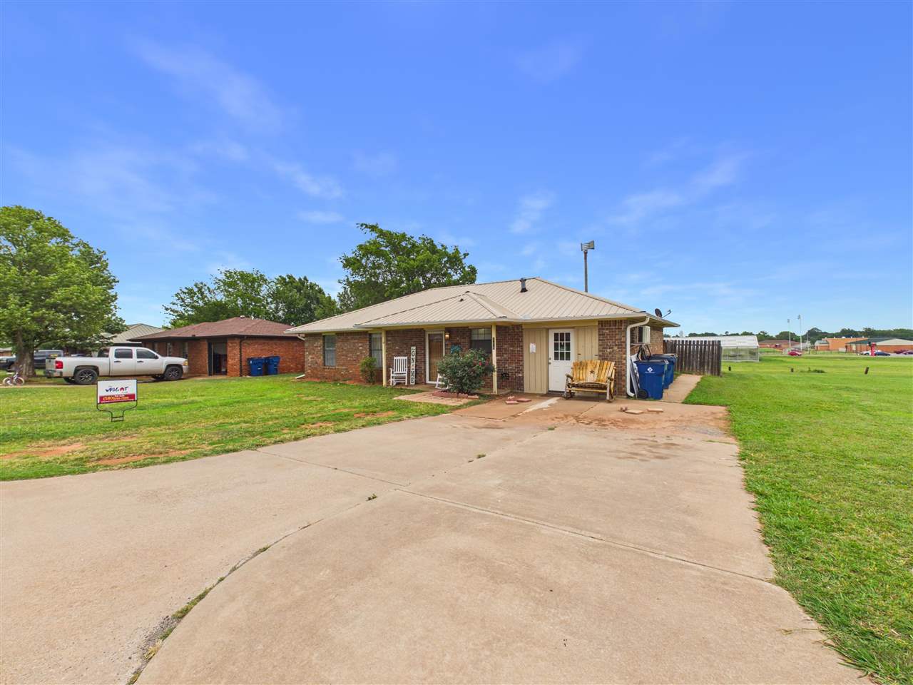114 Apache Dr