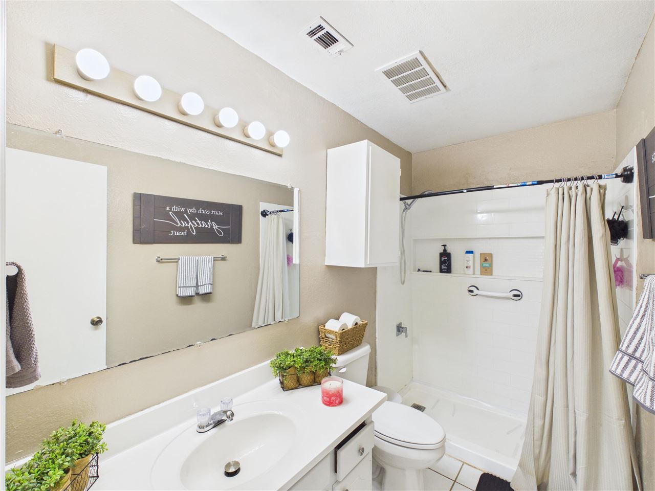 114 Apache Dr