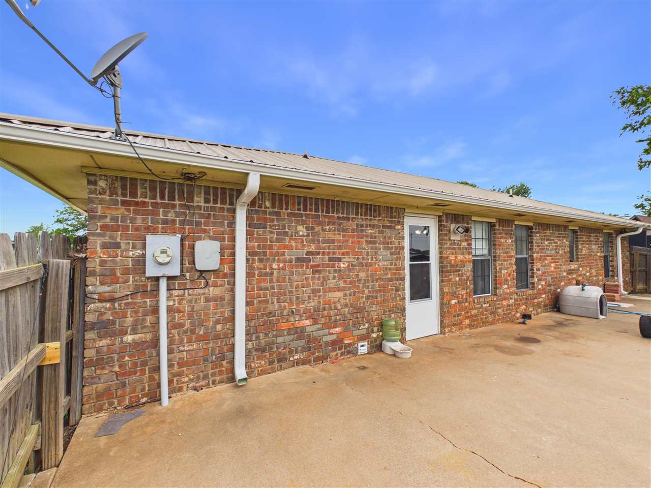 114 Apache Dr