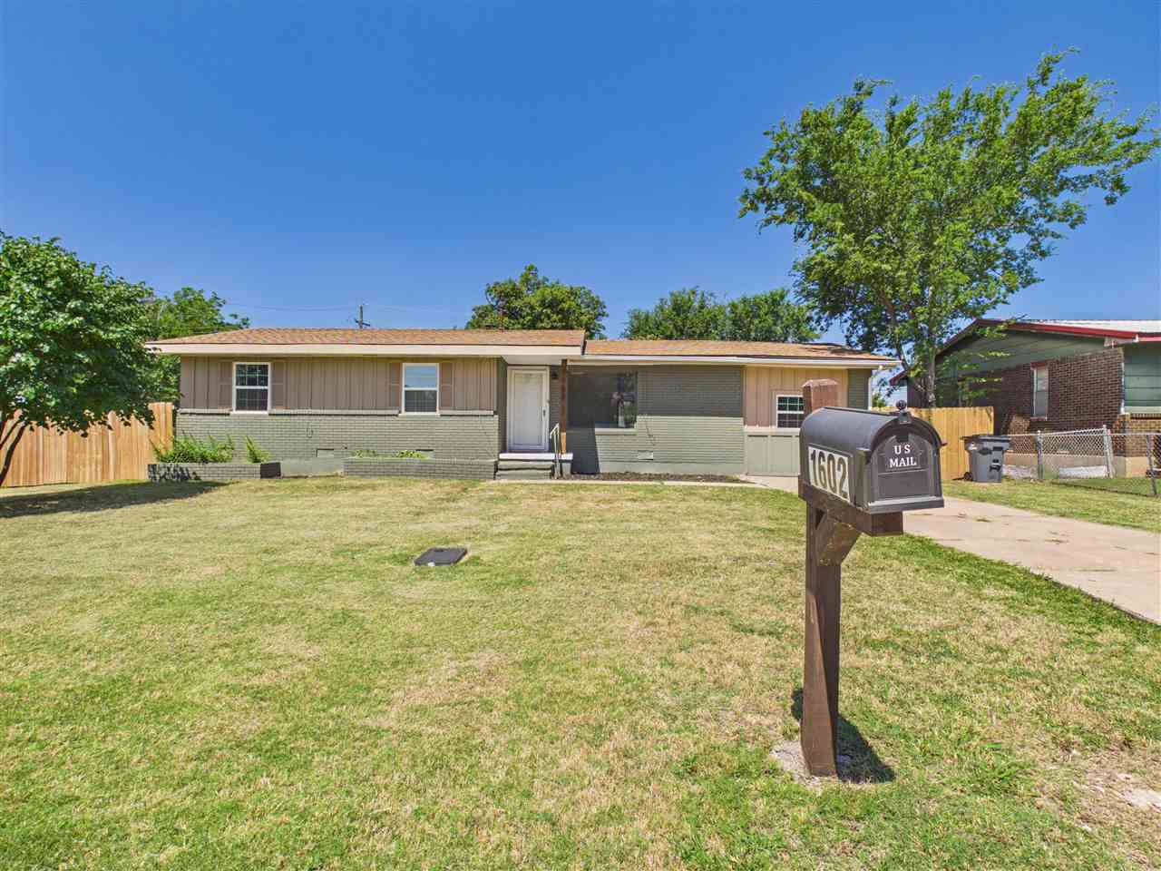 1602 NW 48th St