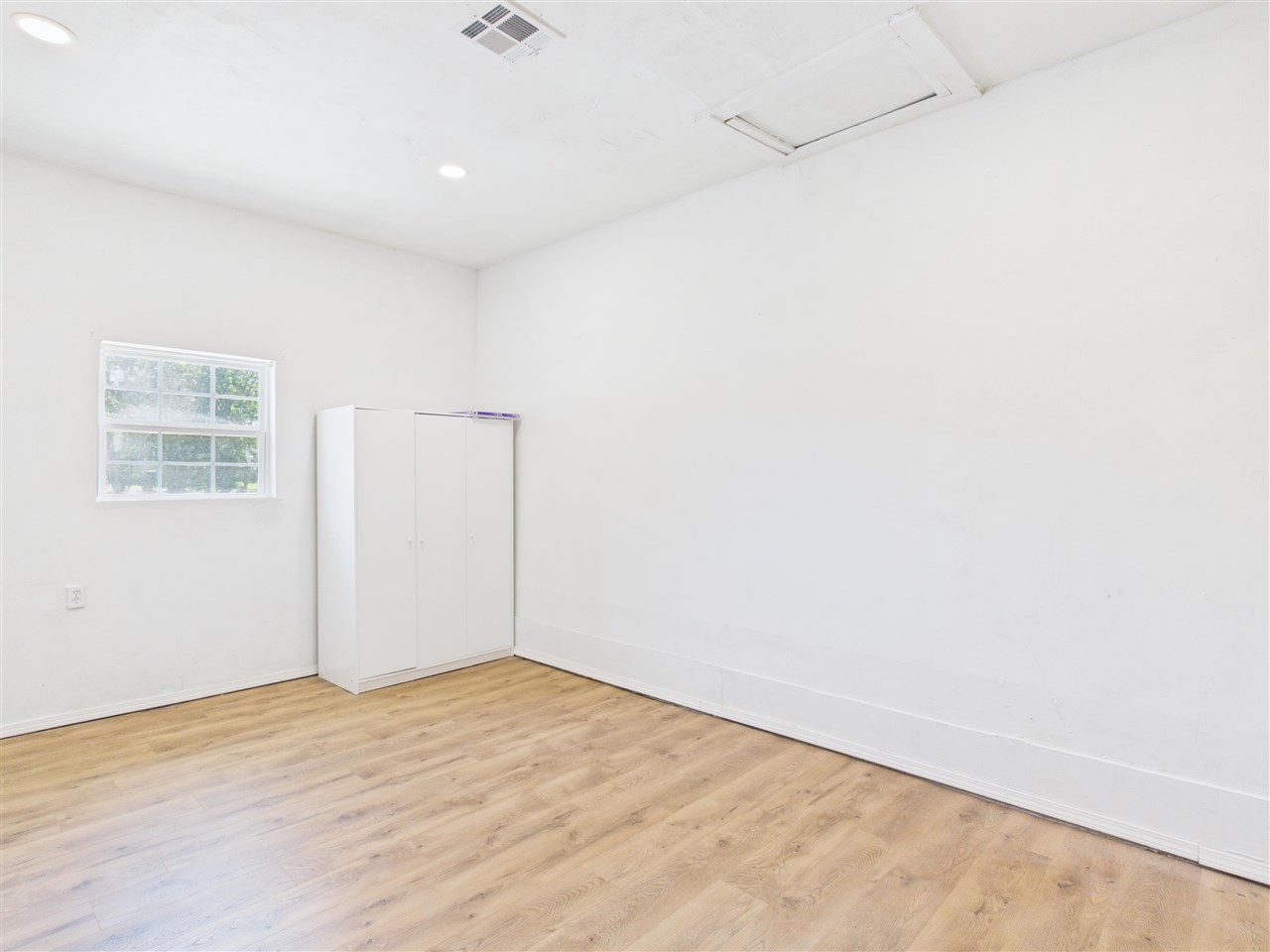 1602 NW 48th St