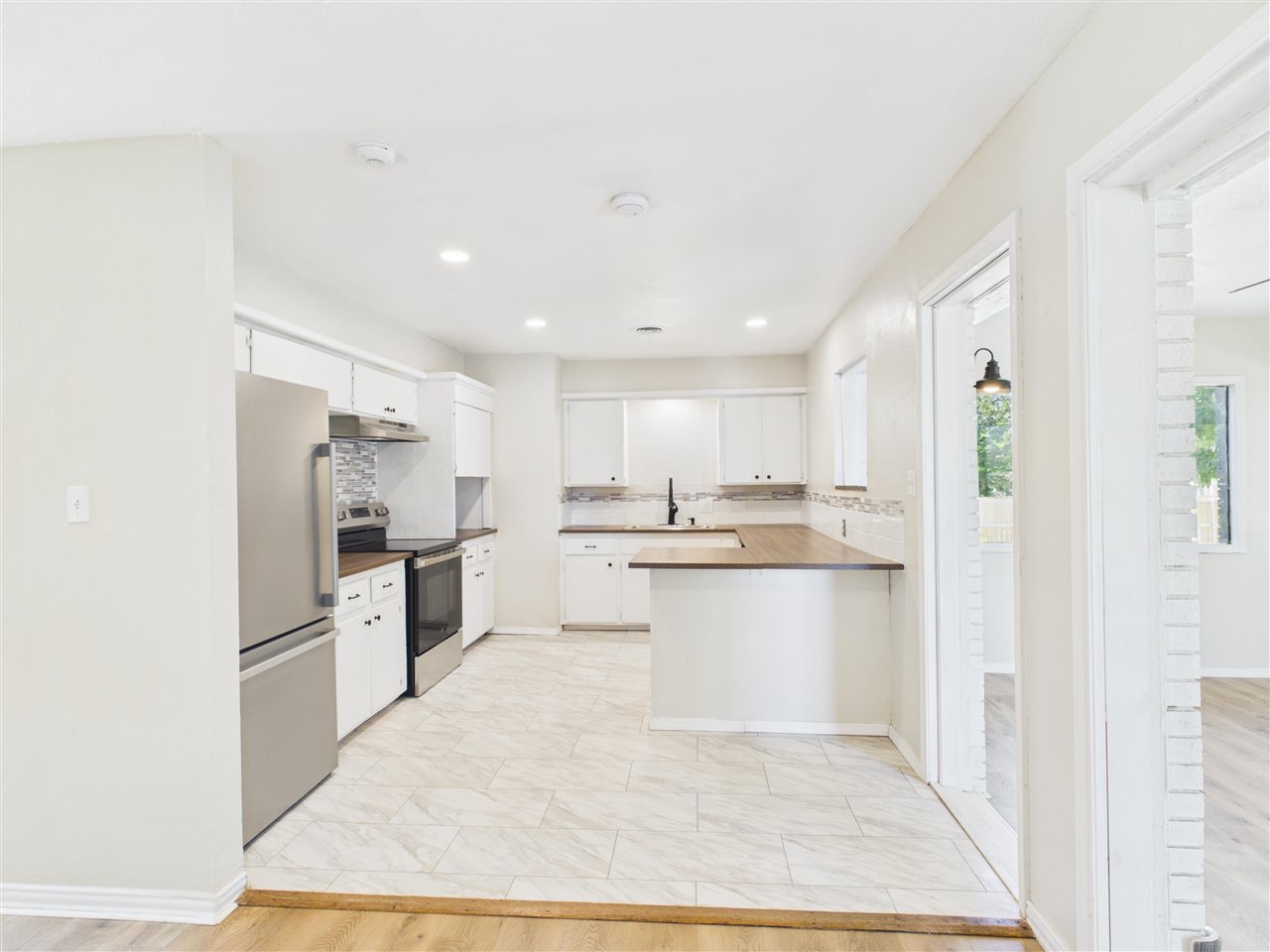 1602 NW 48th St