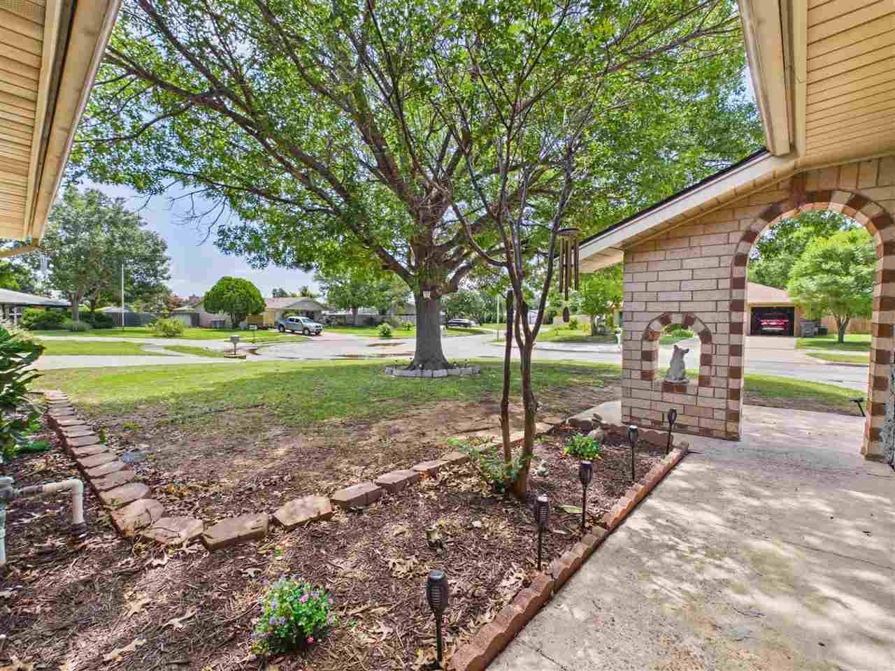 7309 NW Andrews