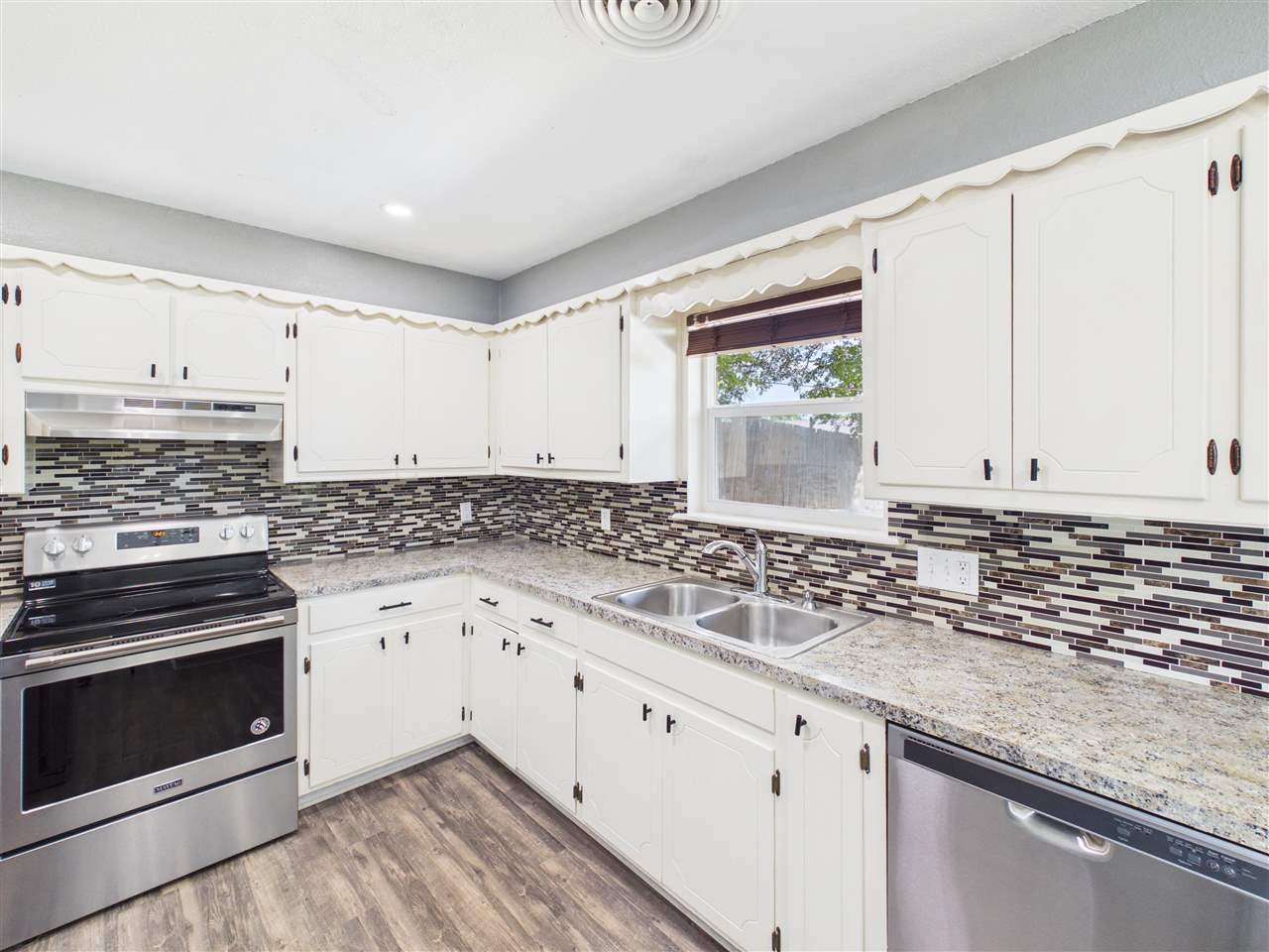 409 NW 75th St