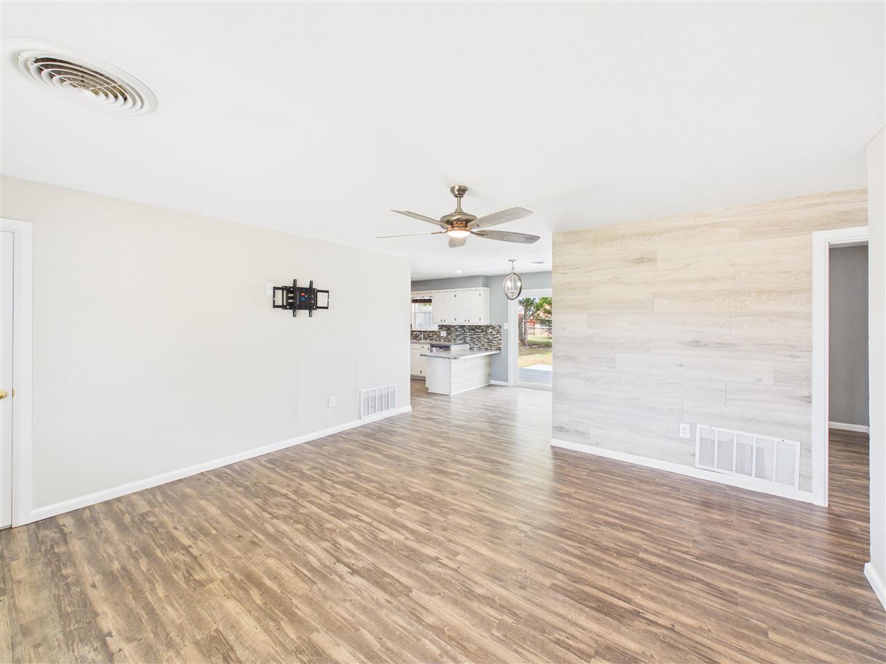 409 NW 75th St
