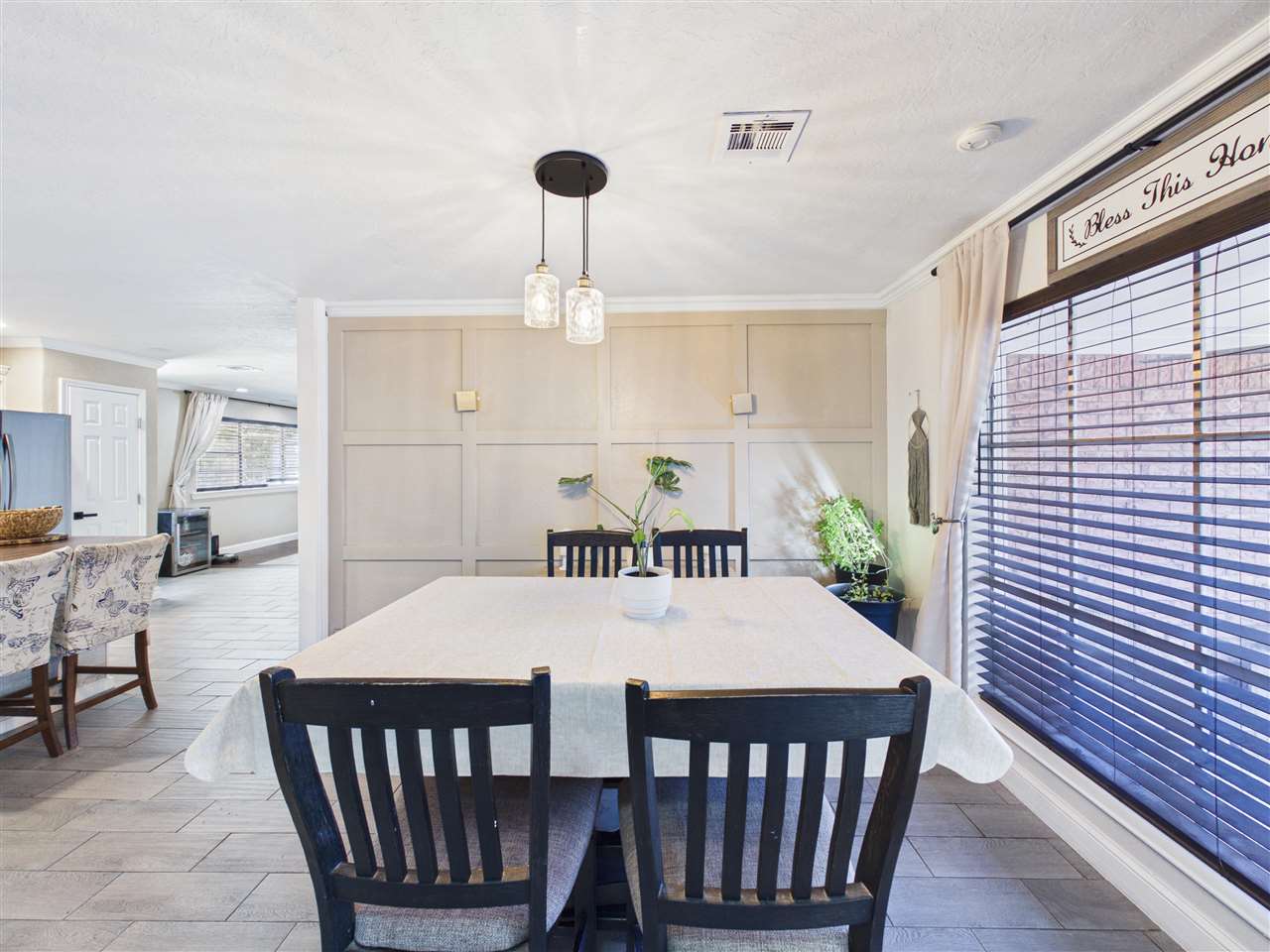 7110 NW Woodland Circle