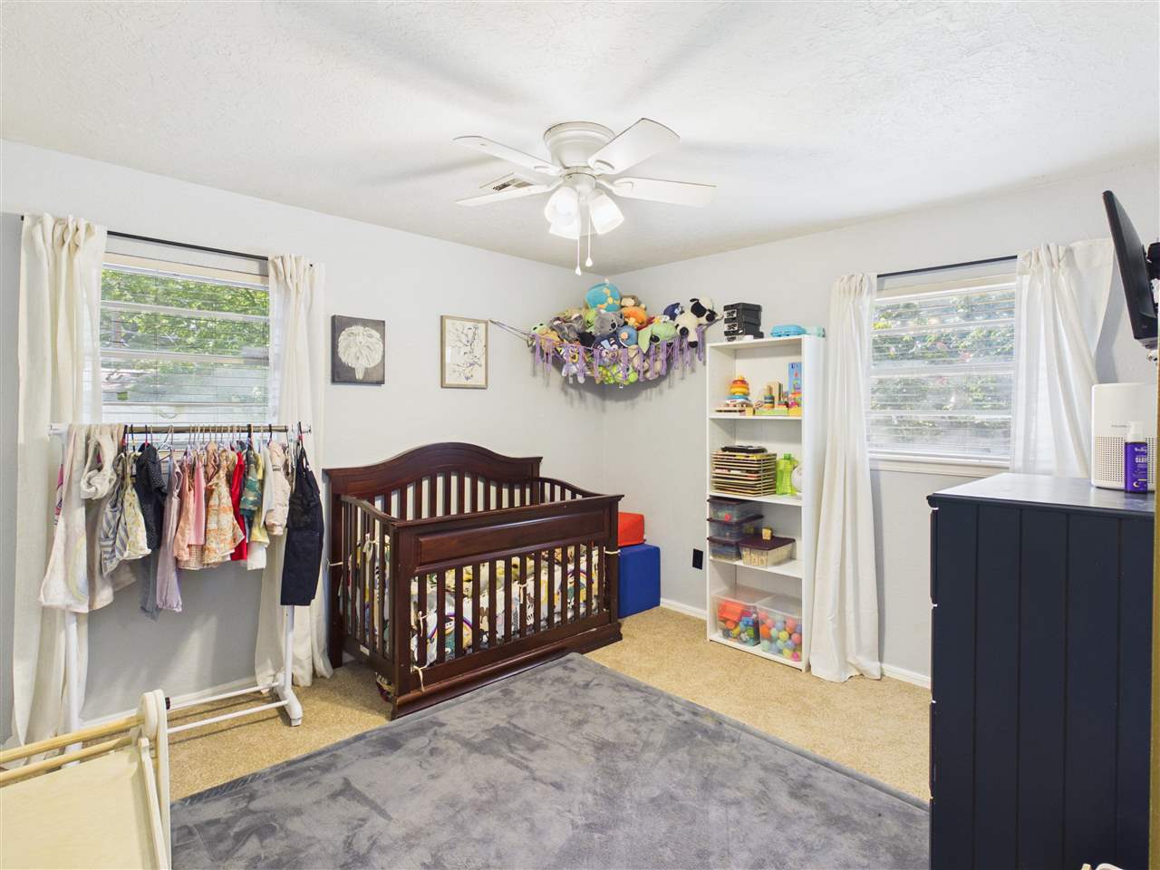 7110 NW Woodland Circle