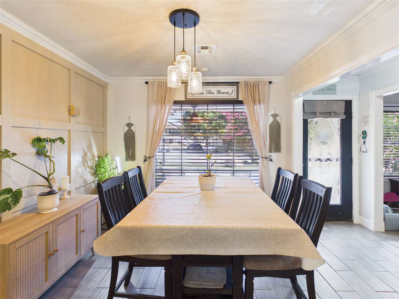 7110 NW Woodland Circle