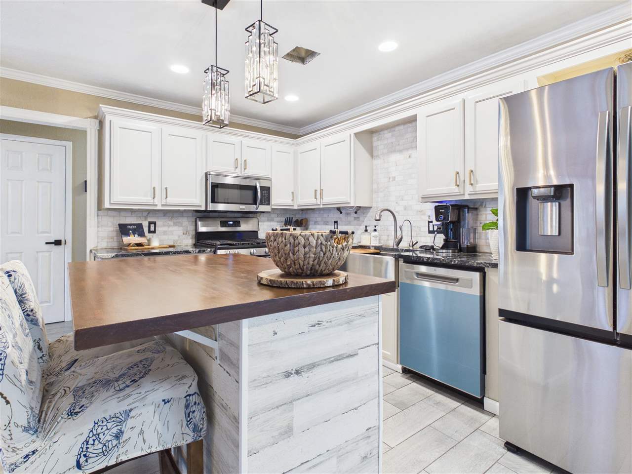 7110 NW Woodland Circle