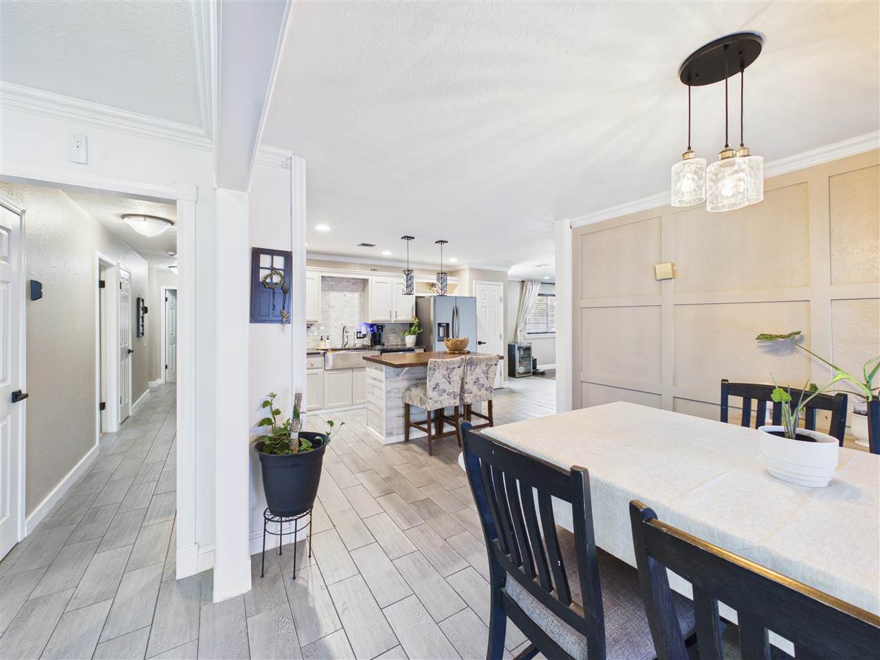7110 NW Woodland Circle