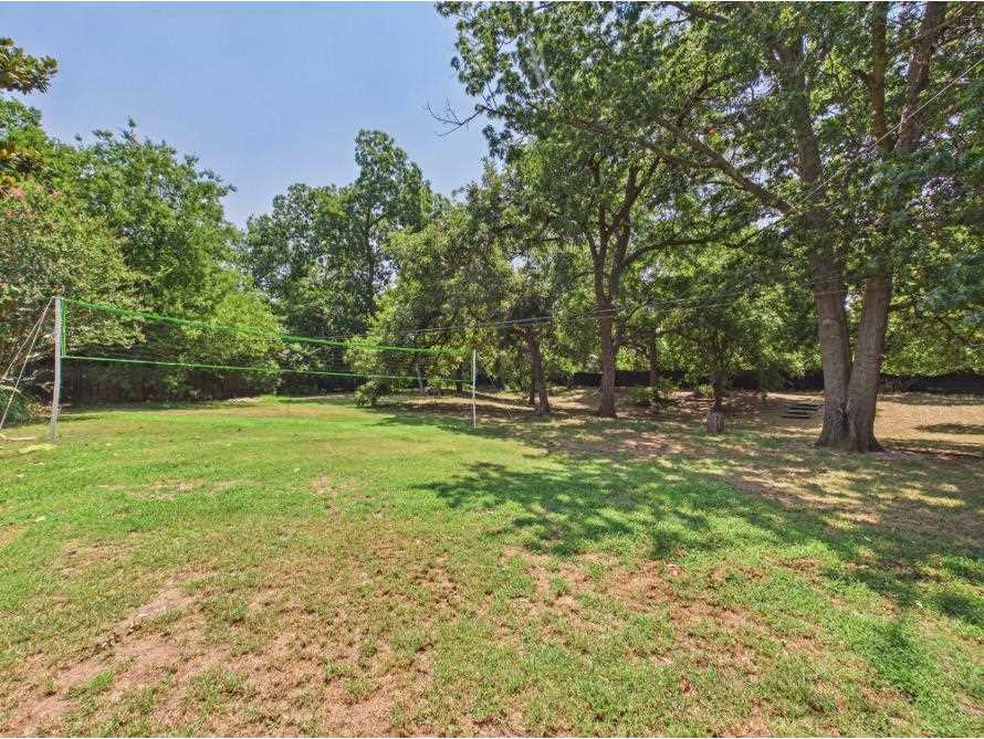 7110 NW Woodland Circle