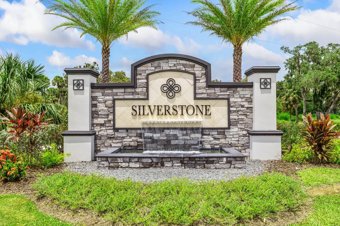 5627 SILVER MOONLIGHT DR
