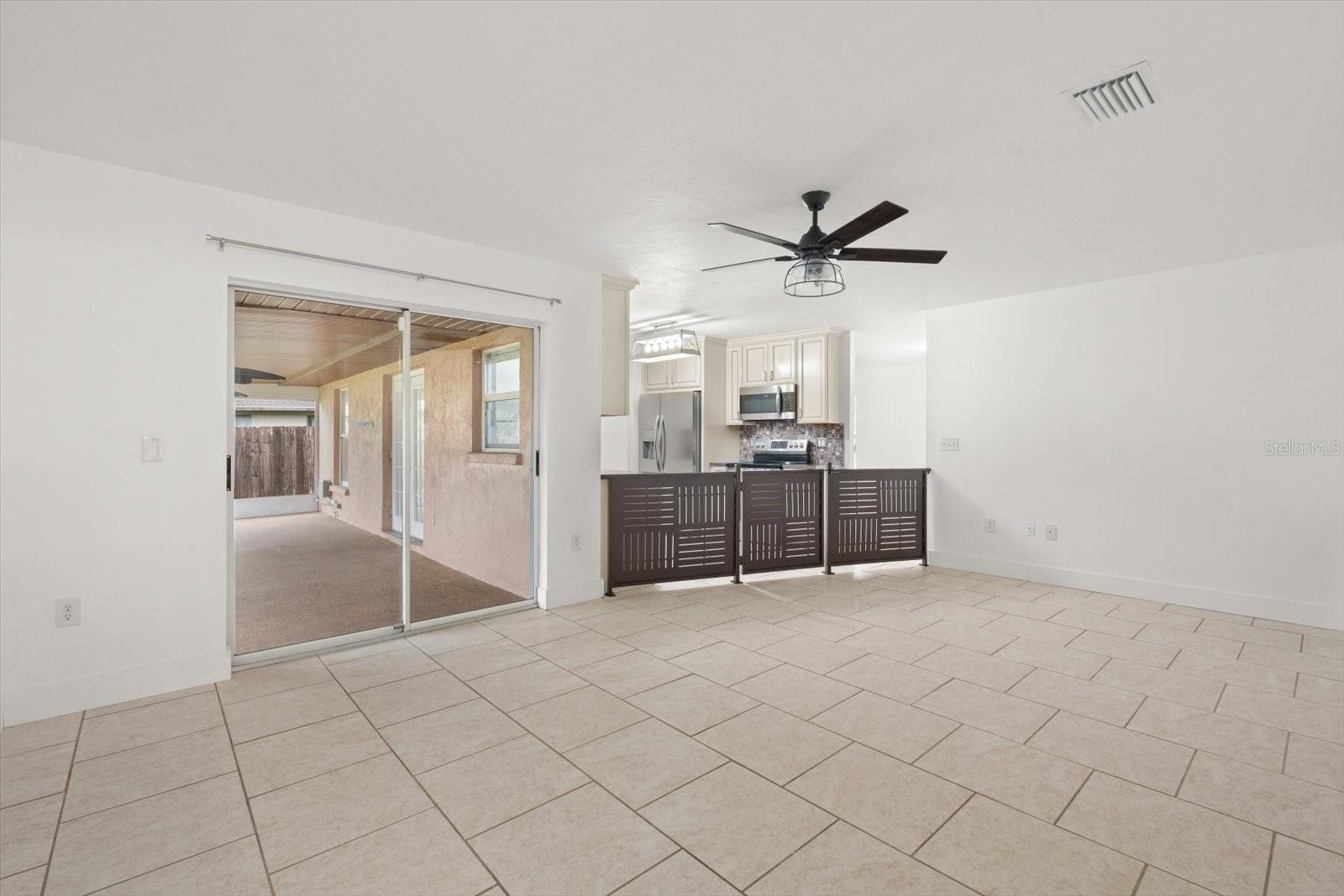 5433 81ST AVENUE CIR E